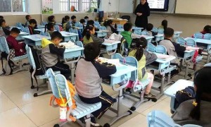 5年减少超3成！乡村小学生数量大幅减少